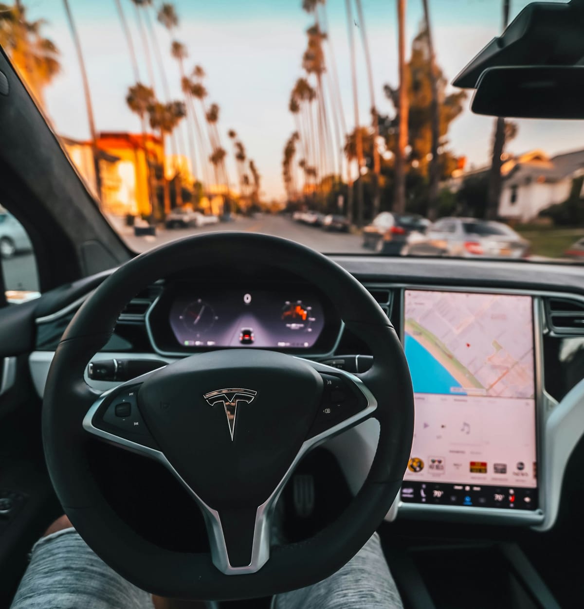 Uber's Driver Micro‑Tasks Boost AV Data, While Tesla Faces FSD Lag