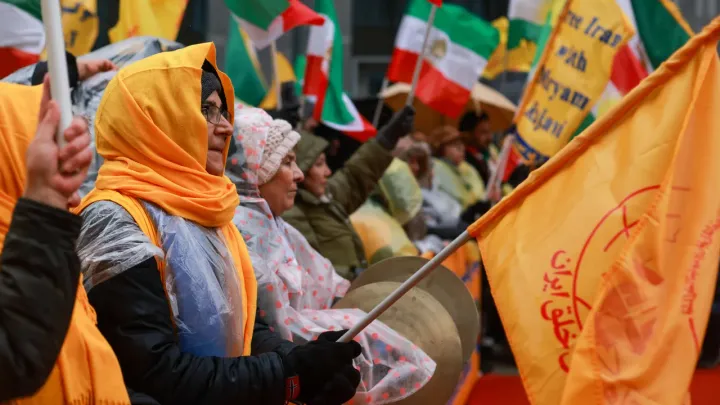 U.S. Imposes Tariffs on Iran, Germany Pushes EU Sanctions Amid Protests and Rising Tensions